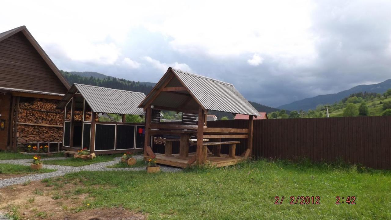 Hotel "Файна Хата" à Synevyrsʼka Polyana Extérieur photo