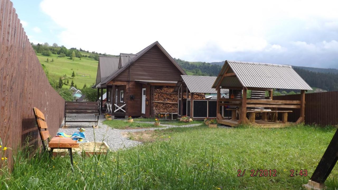 Hotel "Файна Хата" à Synevyrsʼka Polyana Extérieur photo