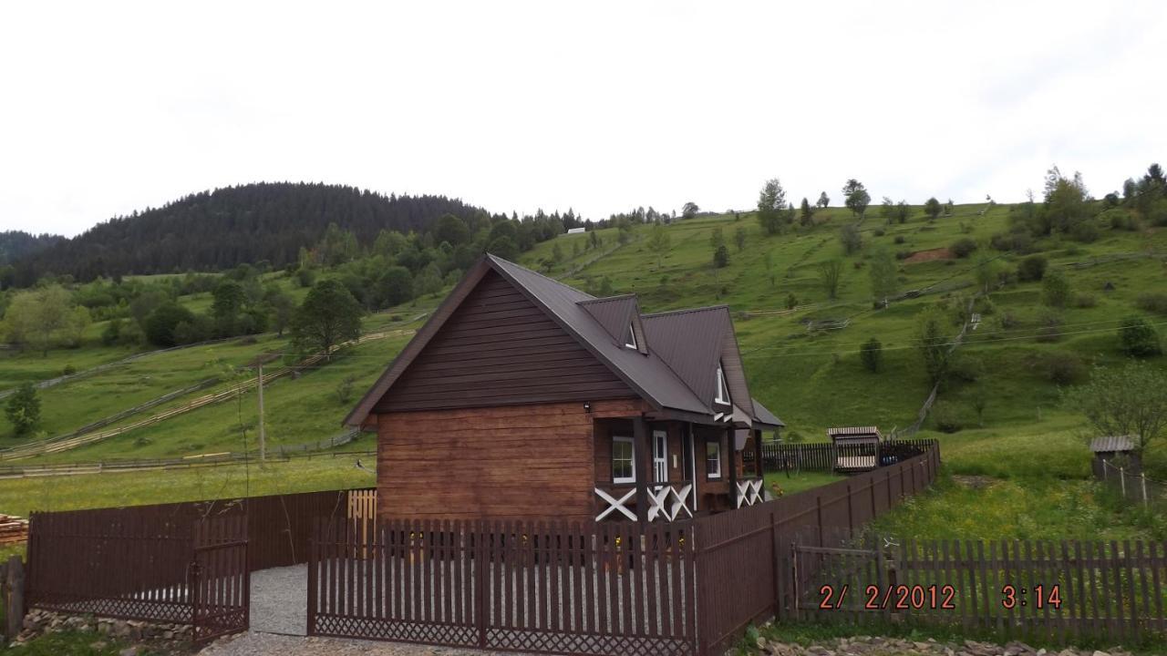 Hotel "Файна Хата" à Synevyrsʼka Polyana Extérieur photo